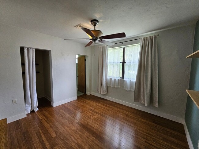 Building Photo - 2 Bedroom/2 Bath home near Duck Pond and Citizens Field