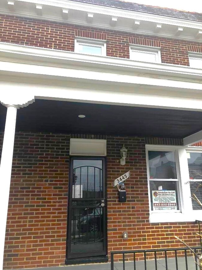 Building Photo - 3445 Juneway-7 Available $600