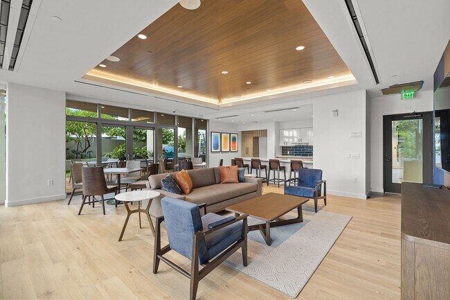 Building Photo - Fully furnished 1-bed, 1-bath, 1-parking a...