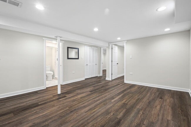 Building Photo - 1723 W 75th Pl