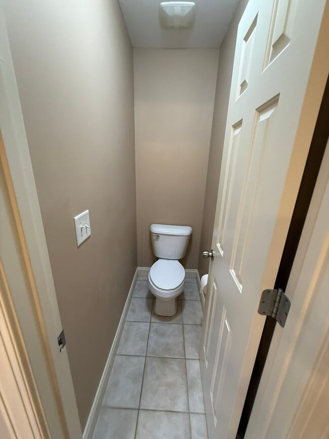 Building Photo - HUGE 5 Bedroom 3 Stroy Home with Fenced in...