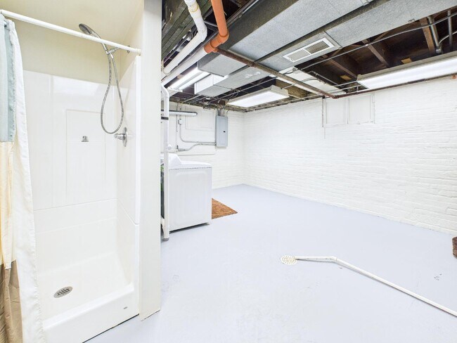 Building Photo - 1522 Park Wild Ave