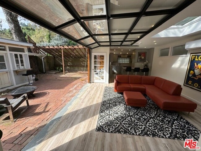 Building Photo - 1636 N Beverly Glen Blvd