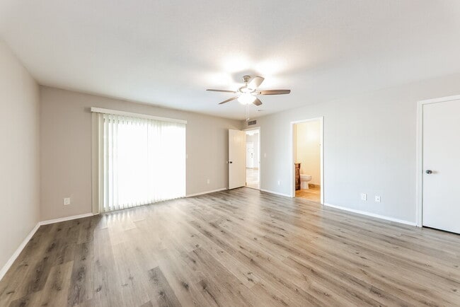 Building Photo - 20620 N 18th Ave