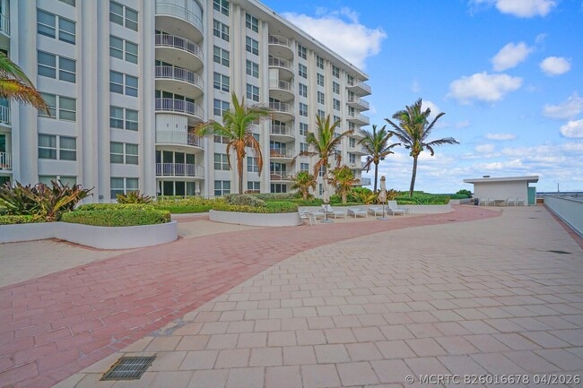 Building Photo - 2295 S Ocean Blvd
