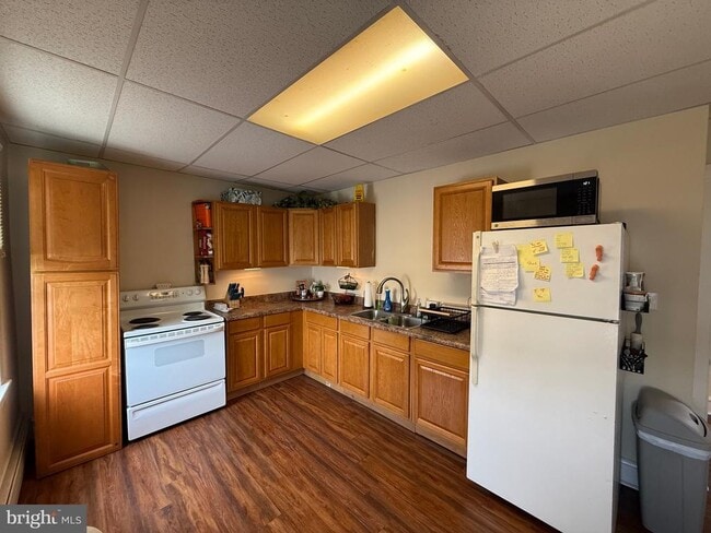 Building Photo - 2441 Perkiomen Ave