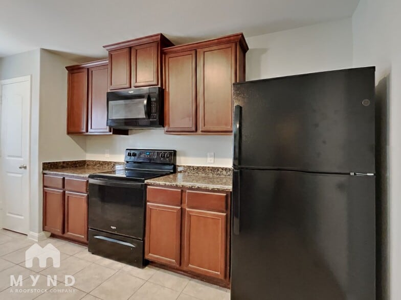 Building Photo - 5622 Rainbow Rd.