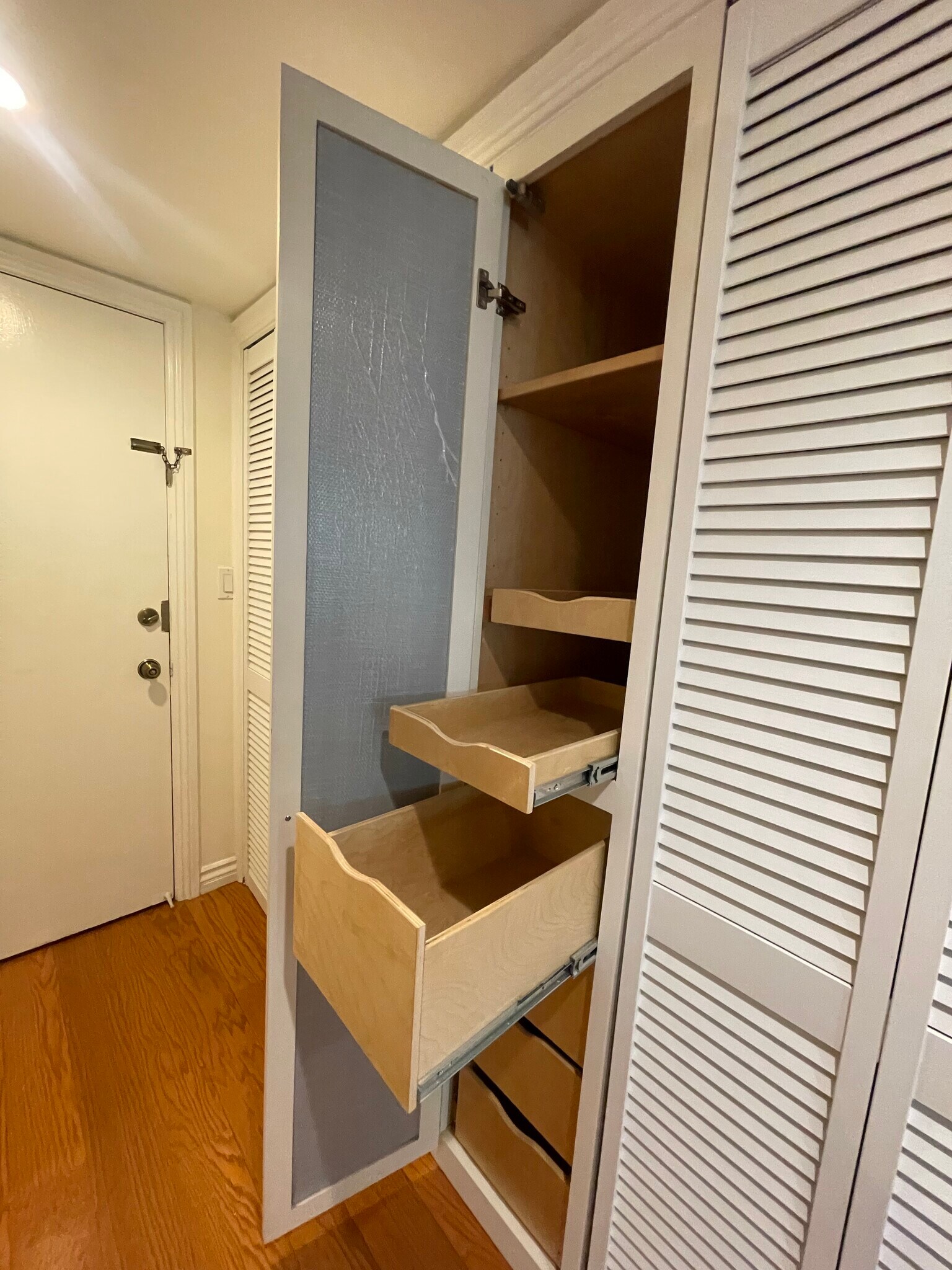 Building Photo - 451 S Barrington Ave