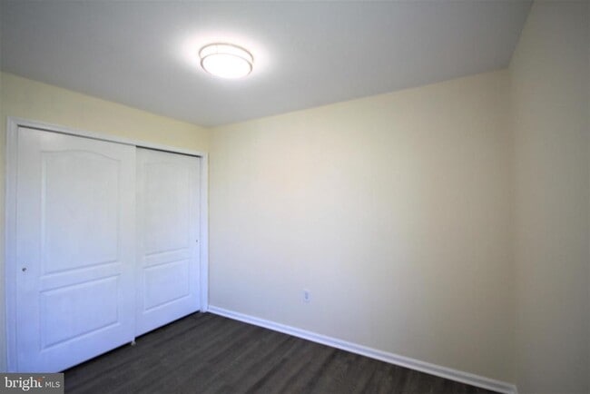 Building Photo - 4000 Quaker Ct