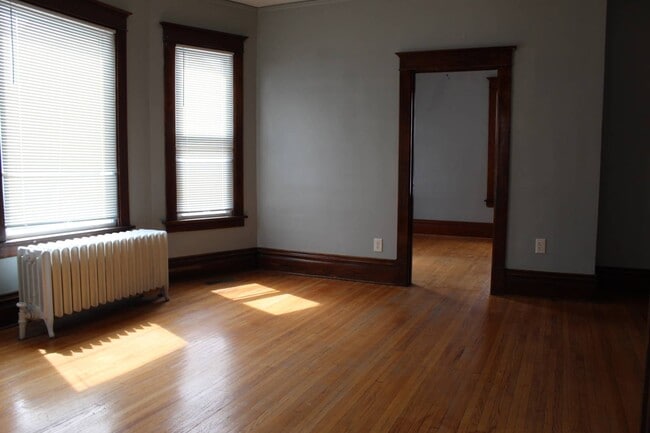 Building Photo - 1710 6th St