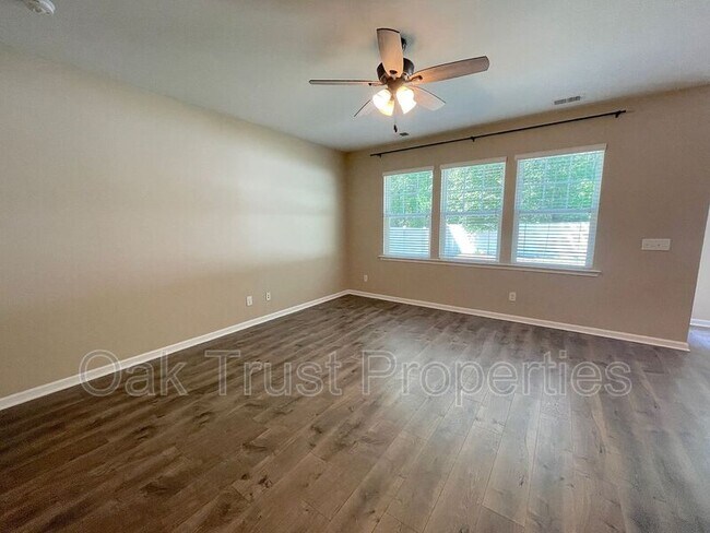 Building Photo - 156 Blackwater Way