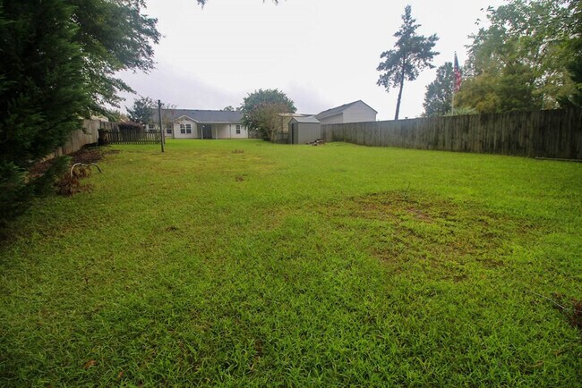 Building Photo - 525 Cashel Rd