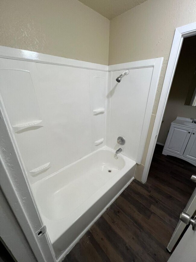 Building Photo - $0 First Month's Rent / $0 Deposit at Move-in