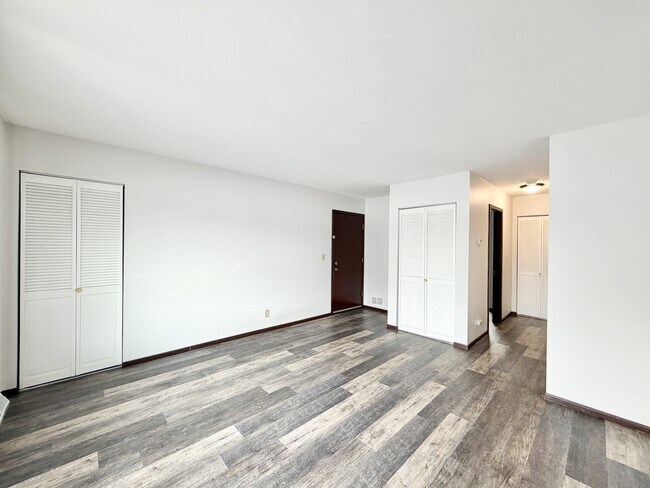 Building Photo - 117 York Rd