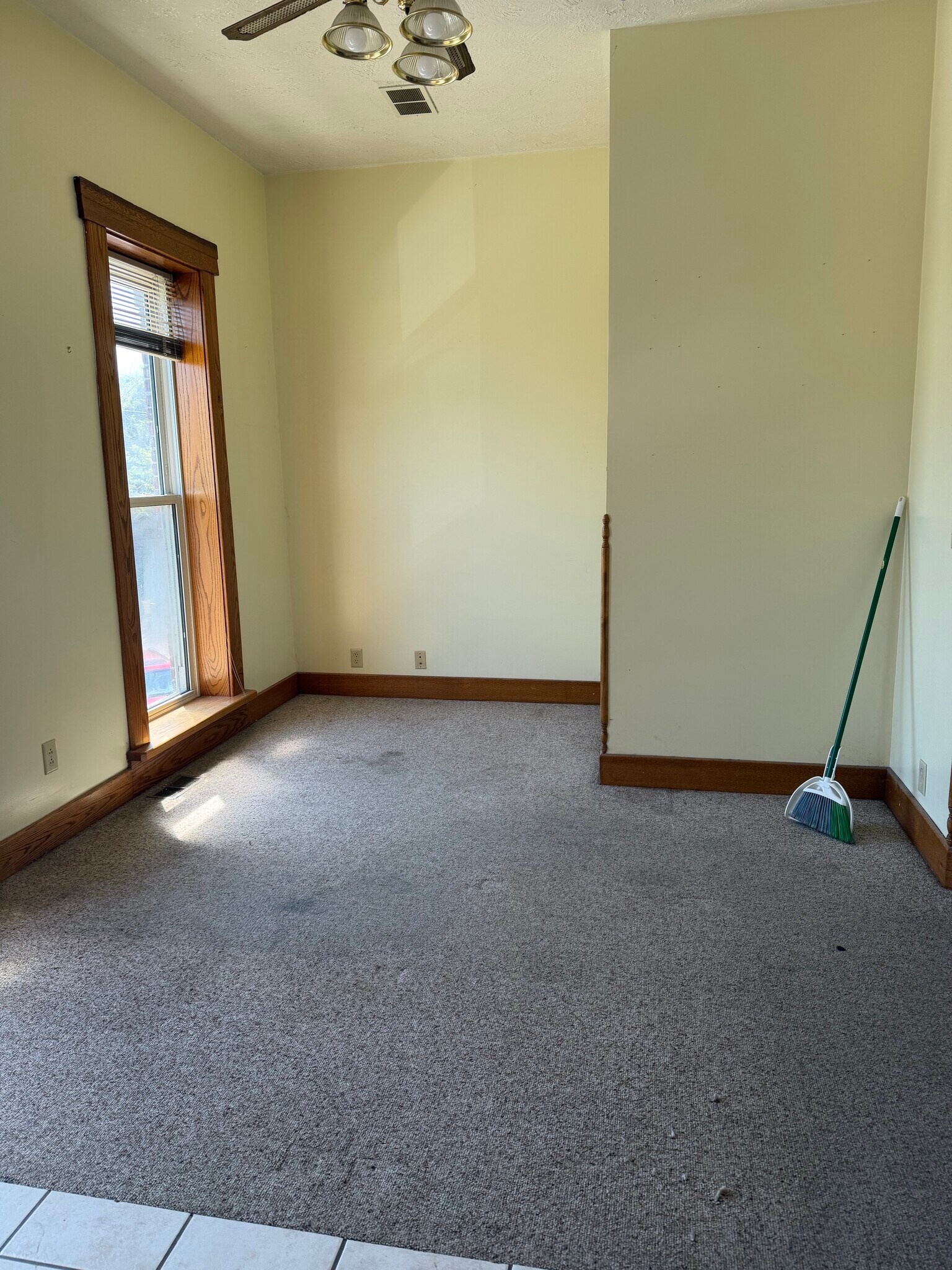 Building Photo - 500 N 5th St