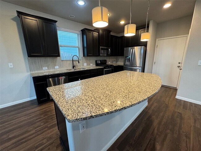 Building Photo - 219 Wapiti Rd