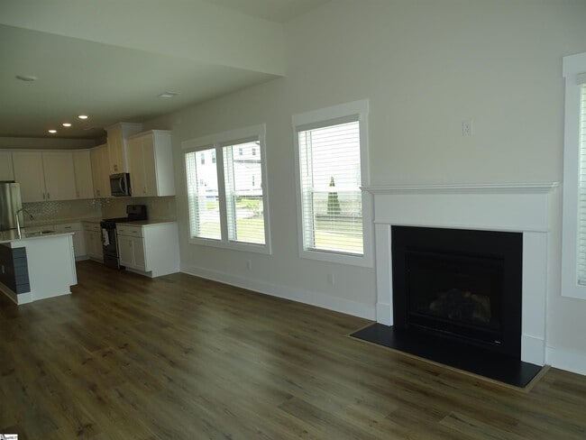 Building Photo - 146 Bromes Wy