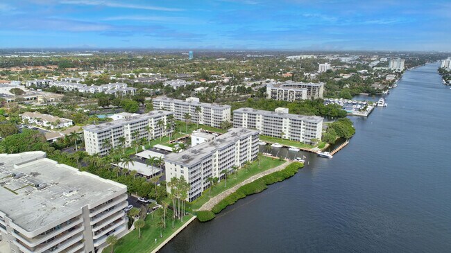 Building Photo - 1 Harbourside Dr