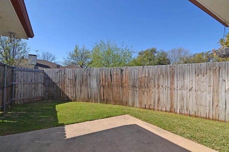 Building Photo - 7102 Casablanca Ct