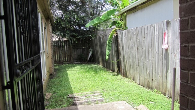 Building Photo - 12461 Wellington Park Dr