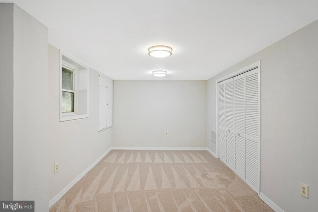 Building Photo - 2305 Acton Dr