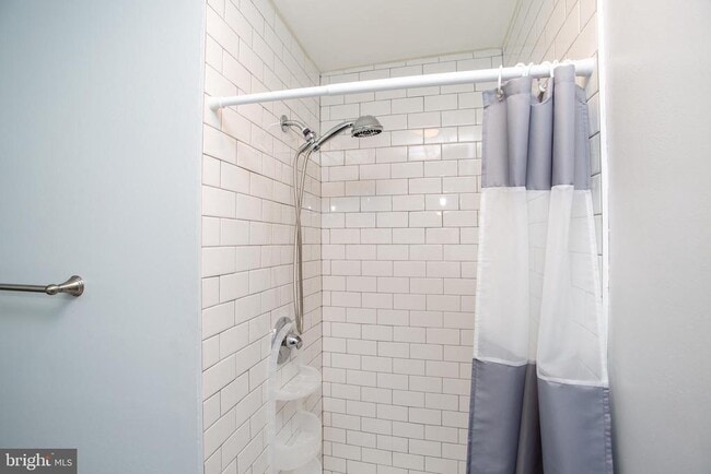 Building Photo - 33 Dogwood Ln