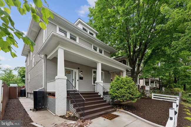Building Photo - 1843 Monroe St NE