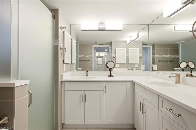 Building Photo - 5550 Heron Point Dr