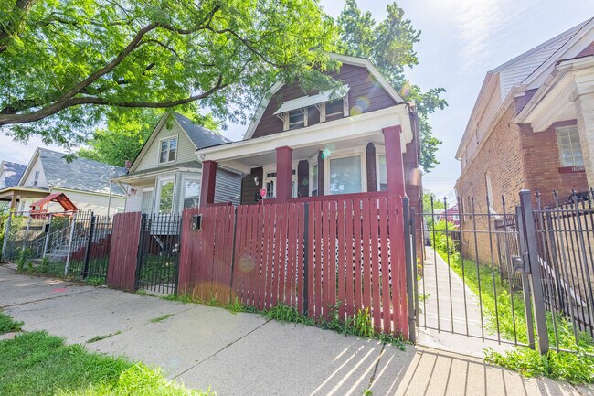 Building Photo - 6627 S Wolcott Ave