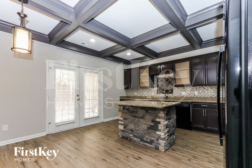 Building Photo - 115 Macalester Dr