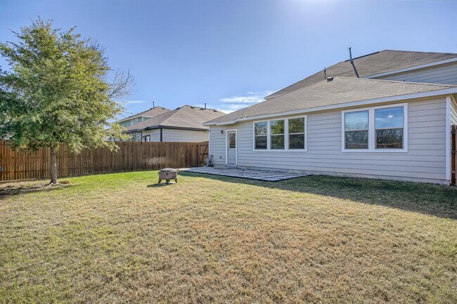 Building Photo - 11804 Saddle Rock Dr