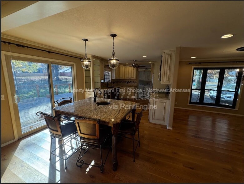 Building Photo - 23 N Howard Pl