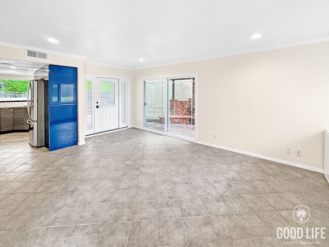 Building Photo - Beautiful 4Bd/2.5Ba Spacious Home in Mission Viejo w/Large Front & Back Yard!