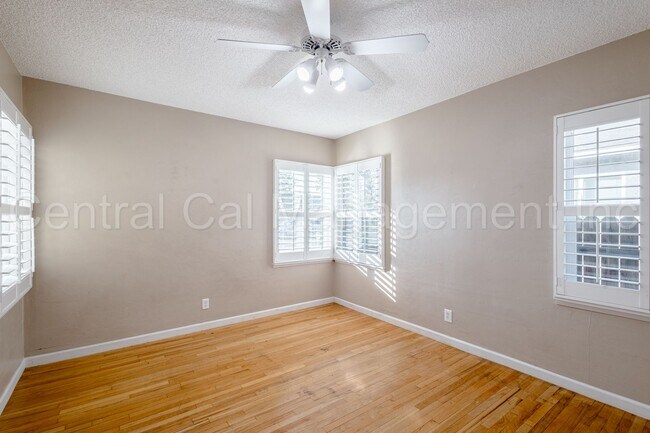 Building Photo - 2 Bedroom/1 Bath Home with Bonus Room  - $1650 per month!