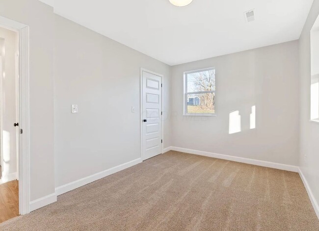Building Photo - Elegant 3 Bedroom Home with First-Floor Laundry and Modern Style