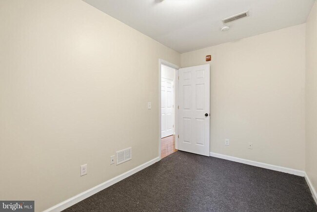 Building Photo - 2238 N Park Ave