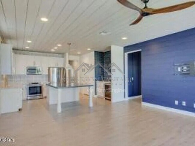 Building Photo - 37755 N Bentgrass Rd