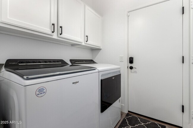 Building Photo - 6531 W Tether Trail