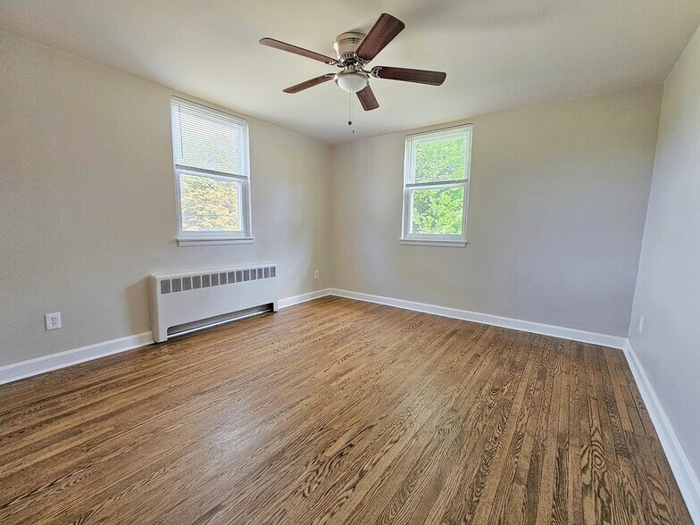 Bedroom 1 - 24 Surrey Rd