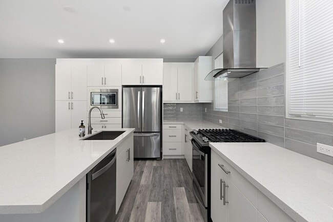 Building Photo - Stunning & Spacious - 3BD/2.5BA Townhome - Resort Style Living! Smart Home! Roof Deck w/ Expansiv...