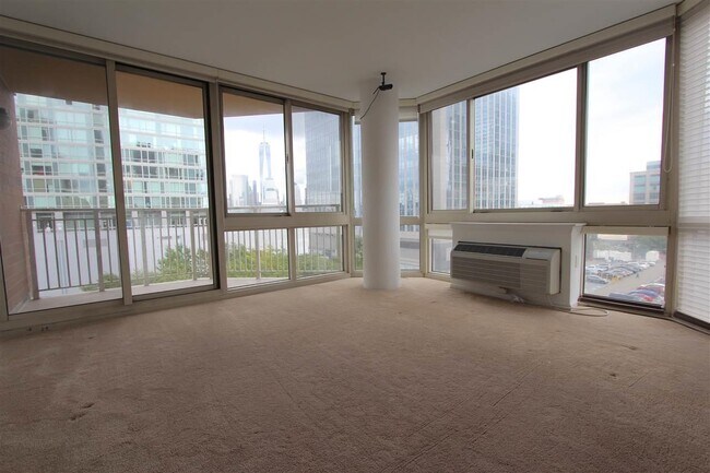 Building Photo - 20 2nd St