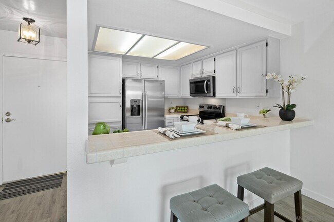 Building Photo - 6877 Caminito Mundo