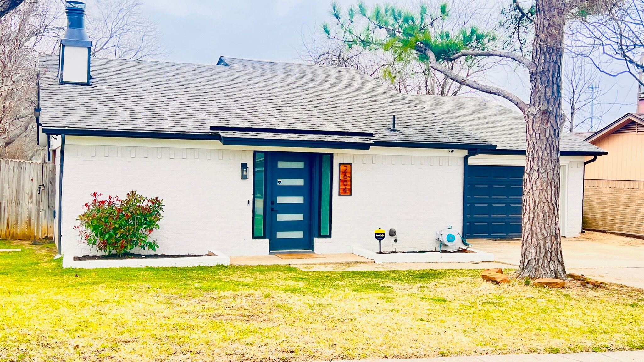 Building Photo - 2604 Nelwin Pl