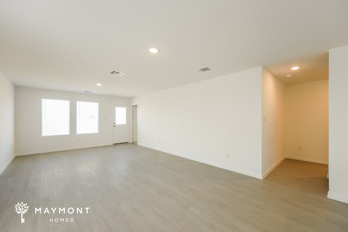 Building Photo - 747 Meadow Dr