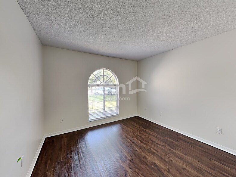 Building Photo - 2273 Heathwood Cir