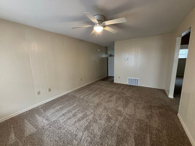 Building Photo - 1810 S Erie, Apt 1-4