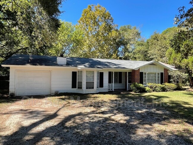 Primary Photo - 126 General Bullard Ave