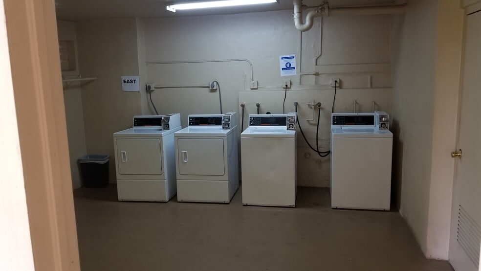 Laundry Room - 10425 SW 112th Ave