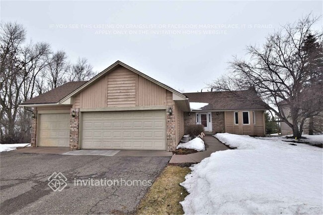 Building Photo - 21020 Floral Bay Dr N