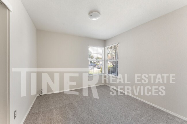 Building Photo - 1218 Chablis Cir
